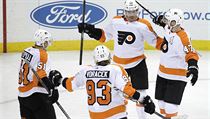 Philadelphia Flyers, zleva Valtteri Filppula (51), Jakub Voráček (93), Michael... | na serveru Lidovky.cz | aktuální zprávy