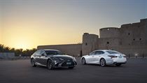 Nový sedan LS působí především vyváženě a elegantně, ona dynamika je rafinovaná... Nový sedan LS působí především vyváženě a elegantně, ona dynamika je rafinovaná...