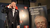 Rozumem a citem vyzýval volit Mirek Topolánek v druhém kole. | na serveru Lidovky.cz | aktuální zprávy