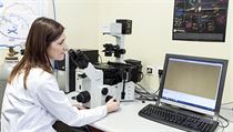 Vědci z Regionálního centra pokročilých technologií a materiálů (RCPTM)... Vědci z Regionálního centra pokročilých technologií a materiálů (RCPTM)...