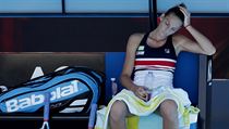 Karolína Plíšková v průběhu čtvrtfinále Australian Open proti Simoně Halepové. | na serveru Lidovky.cz | aktuální zprávy
