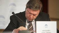 Grigorij Javlinskij na konferenci v Praze v roce 2009 | na serveru Lidovky.cz | aktuální zprávy