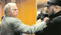Při potyčce ve štábu Miloše Zemana došlo i na pěsti. | na serveru Lidovky.cz | aktuální zprávy