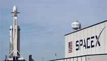 Falcon Heavy před startem. | na serveru Lidovky.cz | aktuální zprávy