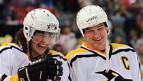 Jaromír Jágr a Mario Lemieux na fotografii z roku 1997 v dresu Pittsburghu. | na serveru Lidovky.cz | aktuální zprávy