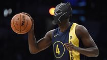 Indiana Pacers' Victor Oladipo gets ready for a dunk while wearing a mask from... | na serveru Lidovky.cz | aktuální zprávy