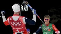 Martin Johnsrud Sundby (vlevo) a Johannes Hoesflot Klaebo slaví zlato v týmovém... | na serveru Lidovky.cz | aktuální zprávy