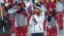 Ester Ledecká, vlajkonoška české výpravy na závěrečném ceremoniálu. | na serveru Lidovky.cz | aktuální zprávy