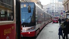 Zablokovaná tramvajová doprava v ulici Lazarská.