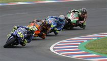 Ital Valentino Rossi v čele vláčku jezdců při GP Argentiny. | na serveru Lidovky.cz | aktuální zprávy