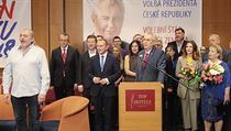 Kde domov můjv podání zpěváka Daniela Hůlky a dalších příznivců prezidenta... | na serveru Lidovky.cz | aktuální zprávy