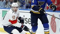 Radim Vrbata (vlevo) během zápasu Florida Panthers proti St. Louis Blues. | na serveru Lidovky.cz | aktuální zprávy