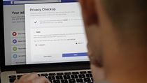 Facebook přiznal, že data většiny uživatelů mohla být zneužita. | na serveru Lidovky.cz | aktuální zprávy