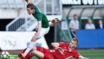 Jablonec vs. Olomouc. Domácí Jan Chramosta (vlevo) v souboji s Urošem... | na serveru Lidovky.cz | aktuální zprávy