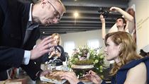Biatlonistka Gabriela Koukalová v pražském Muzeu Kampa křtila a podepisovala... | na serveru Lidovky.cz | aktuální zprávy