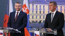 Premiér v demisi Andrej Babiš a nový premiér Slovenska Peter Pellegrini. | na serveru Lidovky.cz | aktuální zprávy