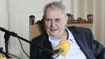 Prezident Miloš Zeman poskytl na zámku v Lánech na Kladensku rozhovor... Prezident Miloš Zeman poskytl na zámku v Lánech na Kladensku rozhovor...