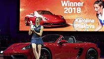 Karolína Plíšková s trofejí za vítězství na turnaji ve Stuttgartu a také s... | na serveru Lidovky.cz | aktuální zprávy