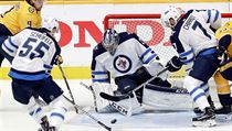 Gólman Winnipeg Jets Connor Hellebuyck (37) vykryl v zápasu s Nashvillem 47... | na serveru Lidovky.cz | aktuální zprávy