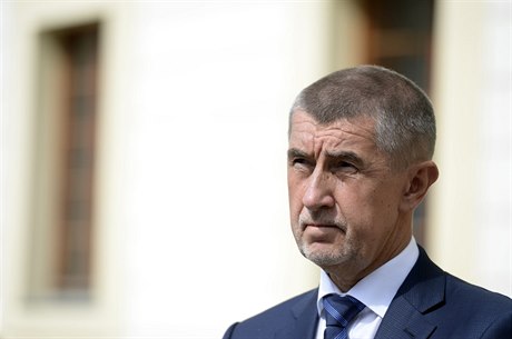 Premiér v demisi Andrej Babi po jednání s prezidentem Miloem Zemanem.