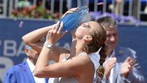 Petra Kvitová s cenou pro vítězku Prague Open. | na serveru Lidovky.cz | aktuální zprávy