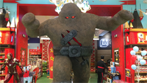 Reklama na novou VR hru Golem v hračkářství Hamleys. | na serveru Lidovky.cz | aktuální zprávy