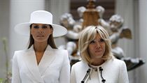 Americká první dáma Melania Trumpová (vlevo) a její francouzský protějšek... | na serveru Lidovky.cz | aktuální zprávy