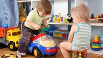 Většina lidí by přivítala školky pro děti mladší tří let. Většina lidí by přivítala školky pro děti mladší tří let.