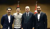 Mistrovství světa ve fotbale, multikulturalismus a německá aféra Prezident Recep Tayyip Erdogan pózuje s tureckými hráči britské Premier League... | na serveru Lidovky.cz | aktuální zprávy