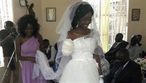 Zanele Ndlovuová-Foxová se i přes prožité neštěstí ve svatební den usmívala. | na serveru Lidovky.cz | aktuální zprávy