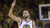 Střelec Golden State Stephen Curry slaví úspěšnou trojku při šestém utkání... | na serveru Lidovky.cz | aktuální zprávy