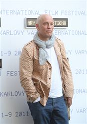 Další Poirot do sbírky. Slavného detektiva si zahraje oblíbený John Malkovich Herec John Malkovich ve Varech. | na serveru Lidovky.cz | aktuální zprávy