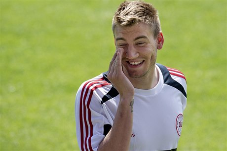 Dlouhodob nejpopulárnjí fotbalista v Premier League Sir Nicklas Bendtner,...