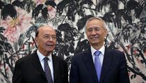 Americký ministr obchodu Wilbur Ross (vlevo) a čínský vicepremié Liu He po... | na serveru Lidovky.cz | aktuální zprávy