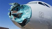 Poničená příď letounu Airbus po silné bouřce. | na serveru Lidovky.cz | aktuální zprávy