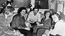 Home coming party po návratu Václava Havla z vězení v dubnu 1983. Zleva Josef... | na serveru Lidovky.cz | aktuální zprávy