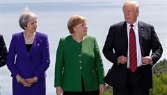 Donald Trump po boku Angely Merklové a Theresy Mayové.