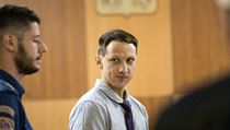 Dívky prý škrtil několik hodin. Nebyl to plán, brání se obžalovaný z vraždy 14leté v Doubici Obžalovaný Martin Chlouba (vpravo). | na serveru Lidovky.cz | aktuální zprávy