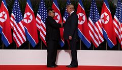 První setkání. Kim ong-un a Donald Trump.