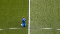 Neymar na kolenou po výhře nad Kostarikou | na serveru Lidovky.cz | aktuální zprávy