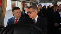 Andrej Babiš a Jan Hamáček v autobuse krátce po jmenování vlády. | na serveru Lidovky.cz | aktuální zprávy