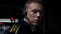 Jakob Cedergren jako operátor tísňové linky Angselm. Snímek Tísňové volání... | na serveru Lidovky.cz | aktuální zprávy