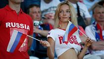 Tato ruská fanynka může být po dvou výhrách a postupu do osmifinále rozhodně... | na serveru Lidovky.cz | aktuální zprávy