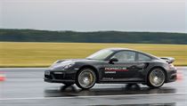 Návštěvníci oslav si mohli na okruhu Silesia Ring vyzkoušet Porsche na vlastní... Návštěvníci oslav si mohli na okruhu Silesia Ring vyzkoušet Porsche na vlastní...