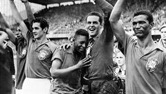 Raritní snímek. Plačící Pelé na světovém šampionátu roku 1958 | na serveru Lidovky.cz | aktuální zprávy