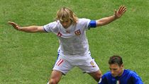 Pavel Nedvěd na MS 2006 v souboji s Italem Franceskem Tottim. | na serveru Lidovky.cz | aktuální zprávy