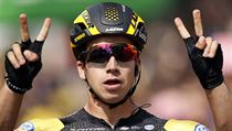 Nizozemec Dylan Groenewegen slaví vítězství v 8. etapě Tour de France 2018. | na serveru Lidovky.cz | aktuální zprávy