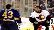 Ray Emery a Martin Biron při legendární bitce. | na serveru Lidovky.cz | aktuální zprávy