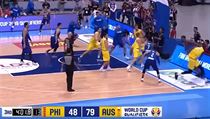 Začátek rvačky mezi basketbalisty Filipín a Austrálie. | na serveru Lidovky.cz | aktuální zprávy