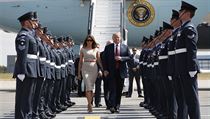 Americký prezident Donald Trump a první dáma Melania vystoupili ze speciálu na... | na serveru Lidovky.cz | aktuální zprávy